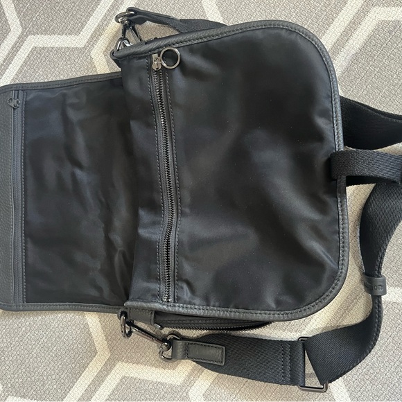 Lululemon Now And Always Bag 5L - Picture 3 of 3